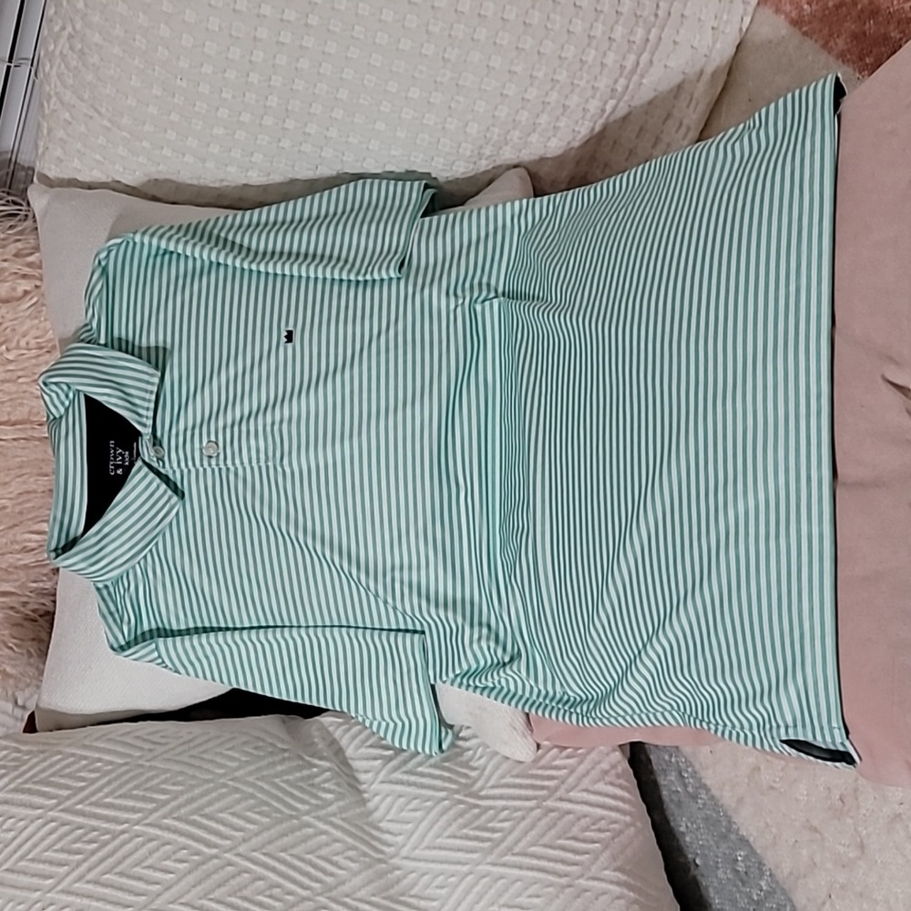 Gently worn Crown and Ivy youth polo shirt, sz. M.